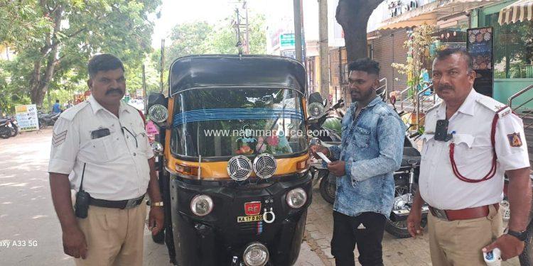 ನಗರದಲ್ಲಿ ಸಂಚಾರ ನಿಯಮಗಳ ಉಲ್ಲಂಘನೆ ಮಾಡುವವರ ವಿರುದ್ಧ ಸಂಚಾರ ಪೊಲೀಸರಿಂದ ವಿಶೇಷ ಕಾರ್ಯಾಚರಣೆ