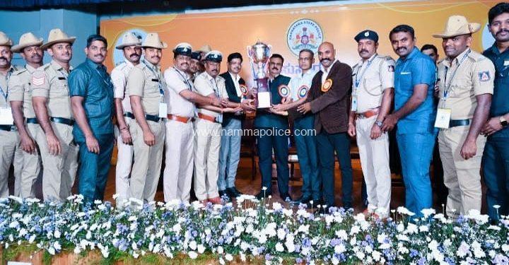 ಹೆಡ್ ಕಾನ್ಸ್ಟೇಬಲ್ ಸಂತೋಷ್ ಡಿ.ಕೆ. ಅವರು ರಾಜ್ಯ ಮಟ್ಟದ ಪೊಲೀಸ್ ಕರ್ತವ್ಯ ಕೂಟದಲ್ಲಿ ಪ್ರಥಮ ಸ್ಥಾನ