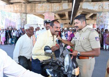 ಬೆಂಗಳೂರು ಗ್ರಾಮಾಂತರ ಜಿಲ್ಲಾ ನೆಹರು ಯುವ ಕೇಂದ್ರದ ಸಹಯೋಗದಲ್ಲಿ ರಸ್ತೆ ಸುರಕ್ಷತೆ ಜಾಗೃತಿ ಅಭಿಯಾನ 2025- ಕಾರ್ಯಕ್ರಮಕ್ಕೆ ಚಾಲನೆ