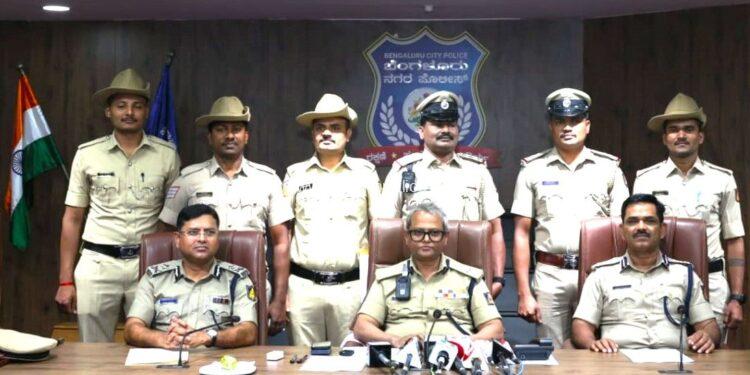 ಹಾಲ್ ಮಾರ್ಕ್ ಸೆಂಟರ್ ನಲ್ಲಿ ಕೆಲಸ ಮಾಡಿಕೊಂಡಿದ್ದು, ಚಿನ್ನಾಭರಣಗಳನ್ನು ಕಳವು ಮಾಡಿದ್ದ ಕೆಲಸಗಾರ ಸೇರಿದಂತೆ ಇಬ್ಬರು ವ್ಯಕ್ತಿಗಳ ಬಂಧನ.