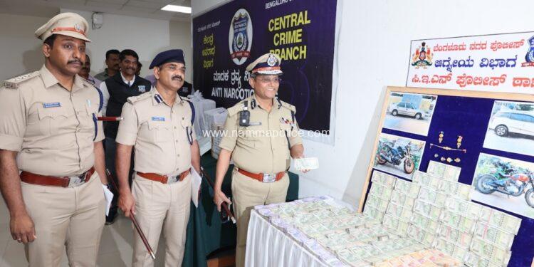 ಫೇಸ್ಬುಕ್ ತಂದ ಫಜೀತಿ, ಖಾಕಿಗಳ ಖೆಡ್ಡಾಗಿ ಬಿದ್ದ ಜಾಕಿ ದಂಪತಿ..