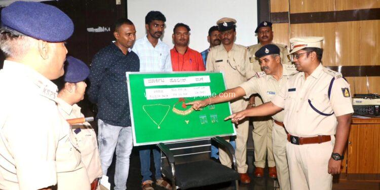 ಬೀದರ ಜಿಲ್ಲೆಯ ಮಾರ್ಕೇಟ್ ಪೊಲೀಸ್ ಠಾಣೆ ರವರಿಂದ ಮನೆ ಕಳ್ಳತನ ಪ್ರಕರಣ ದಾಖಲಾದ 24 ಗಂಟೆಯ ಒಳಗಾಗಿ ಆರೋಪಿ ಬಂಧನ 6 ಲಕ್ಷಕ್ಕೂ ಅಧಿಕ ಮೌಲ್ಯದ ಬಂಗಾರದ ಆಭರಣ ವಶ