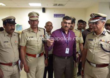 ಶೇಷಾದ್ರಿಪುರಂ ಪೊಲೀಸರಿಂದ ಉತ್ತರ ಭಾರತದ ಕುಖ್ಯಾತ ಗ್ಯಾಂಗ್ಸ್ಟರ್ ಹೆಸರಿನಲ್ಲಿ ವ್ಯಾಪಾರಿ ಒಬ್ಬನಿಗೆ ಬೆದರಿಕೆ ಹಾಕಿದ್ದ ಉತ್ತರ ಪ್ರದೇಶ ರಾಜ್ಯದ ಮೂವರು ಆರೋಪಿಗಳನ್ನು ಹಾಗೂ ಅವರುಗಳನ್ನು ಕರೆಸಿಕೊಂಡಿದ್ದ ಬೆಂಗಳೂರಿನ ವ್ಯಾಪಾರಿಯನ್ನ ಬಂಧನ