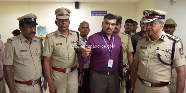 ಶೇಷಾದ್ರಿಪುರಂ ಪೊಲೀಸರಿಂದ ಉತ್ತರ ಭಾರತದ ಕುಖ್ಯಾತ ಗ್ಯಾಂಗ್ಸ್ಟರ್ ಹೆಸರಿನಲ್ಲಿ ವ್ಯಾಪಾರಿ ಒಬ್ಬನಿಗೆ ಬೆದರಿಕೆ ಹಾಕಿದ್ದ ಉತ್ತರ ಪ್ರದೇಶ ರಾಜ್ಯದ ಮೂವರು ಆರೋಪಿಗಳನ್ನು ಹಾಗೂ ಅವರುಗಳನ್ನು ಕರೆಸಿಕೊಂಡಿದ್ದ ಬೆಂಗಳೂರಿನ ವ್ಯಾಪಾರಿಯನ್ನ ಬಂಧನ