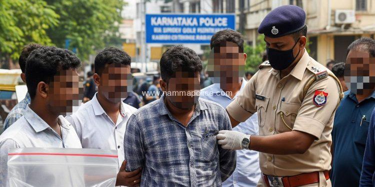 ಸಂಪಂಗಿ ರಾಮನಗರ ಪೊಲೀಸ್ ಠಾಣಾ ವ್ಯಾಪ್ತಿಯಲ್ಲಿ ಗಮನ ಬೇರೆಡೆಗೆ ಸೆಳೆದು ಚಿನ್ನಾಭರಣ ಕಳುವು ಮಾಡುತ್ತಿದ್ದ ಆರೋಪಿಯ ಬಂಧನ 10 ಲಕ್ಷ ಬೆಲೆಬಾಳುವ 116 ಗ್ರಾಂ ಚಿನ್ನಾಭರಣ ವಶ