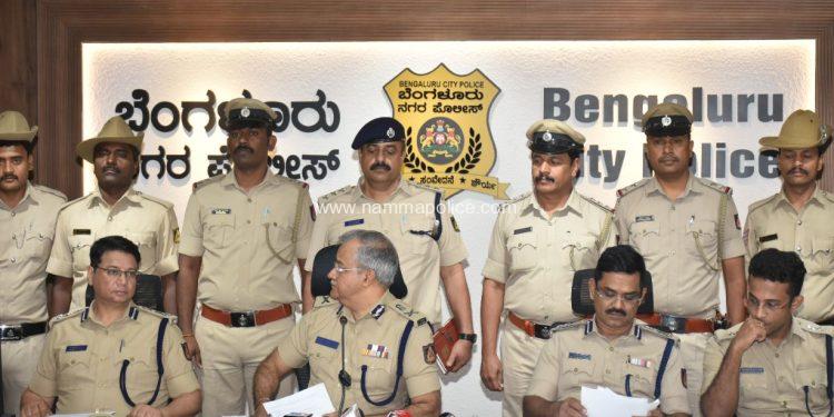 ಮನೆ ಕನ್ನ ಕಳ್ಳತನ: ಇಬ್ಬರು ಆರೋಪಿಗಳ ಬಂಧನ, 72 ಲಕ್ಷ ಮೌಲ್ಯದ ಚಿನ್ನಾಭರಣ ವಶ!