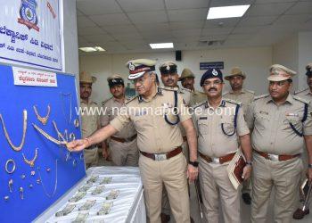 ಹೆಬ್ಬಗೋಡಿ ಪೊಲೀಸರಿಂದ ಭರ್ಜರಿ ಕಾರ್ಯಾಚರಣೆ 502 ಗ್ರಾಂ ಚಿನ್ನಾಭರಣ ಹಾಗೂ ನಗದು ಕಳುವು ಮಾಡಿದ್ದ ಆರೋಪಿಗಳ ಬಂಧನ