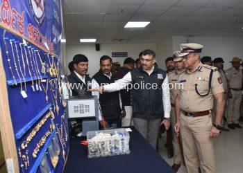ಸಿಸಿಬಿ ತಂಡದಿಂದ ಬೃಹತ್ ವಂಚನೆ ಬಯಲು! ‘ಶೂನ್ಯ ಬಡ್ಡಿ ಚಿನ್ನದ ಸಾಲ’ ಹೆಸರಿನಲ್ಲಿ ವಂಚಿಸುತ್ತಿದ್ದ ಇಬ್ಬರು ಆರೋಪಿಗಳ ಬಂಧನ.