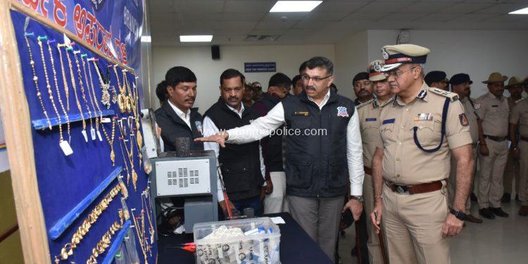 ಸಿಸಿಬಿ ತಂಡದಿಂದ ಬೃಹತ್ ವಂಚನೆ ಬಯಲು! ‘ಶೂನ್ಯ ಬಡ್ಡಿ ಚಿನ್ನದ ಸಾಲ’ ಹೆಸರಿನಲ್ಲಿ ವಂಚಿಸುತ್ತಿದ್ದ ಇಬ್ಬರು ಆರೋಪಿಗಳ ಬಂಧನ.