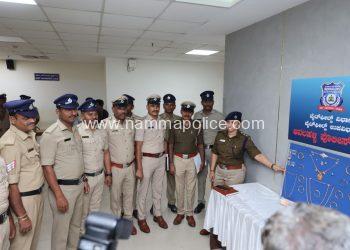 ಮನೆ ಕಳ್ಳತನ ಮತ್ತು ಕಳವು ಮಾಲು ಕಿತ್ತುಕೊಳ್ಳುವ ಕೃತ್ಯದಲ್ಲಿ ಭಾಗಿಯಾಗಿದ್ದ ಐವರು ವ್ಯಕ್ತಿಗಳನ್ನು ಬೆಂಗಳೂರಿನ ಅವಲಹಳ್ಳಿ ಪೊಲೀಸರು ಬಂಧಿಸಿದ್ದಾರೆ.