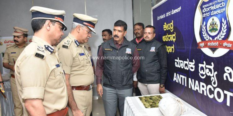 ಡ್ರಗ್ಸ್ ಮಾಫಿಯಾ ವಿರುದ್ಧ ಬೆಂಗಳೂರು ಪೊಲೀಸರ ಸಿಡಿಲಬ್ಬರದ ದಾಳಿ – 24 ಮಂದಿ ಬಂಧನ, 2.08 ಕೋಟಿ ಮೌಲ್ಯದ ಮಾದಕ ವಸ್ತು ವಶ