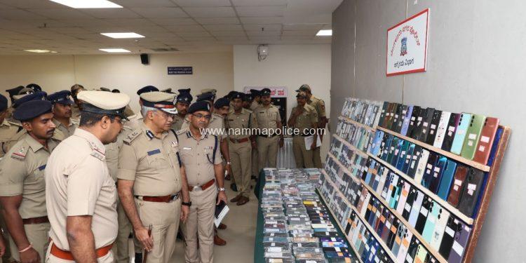 ಆಗ್ನೇಯ ವಿಭಾಗದ ಪೊಲೀಸರ ಭರ್ಜರಿ ಕಾರ್ಯಾಚರಣೆ; 321 ಮೊಬೈಲ್ ಫೋನ್‌ಗಳ ಪತ್ತೆ