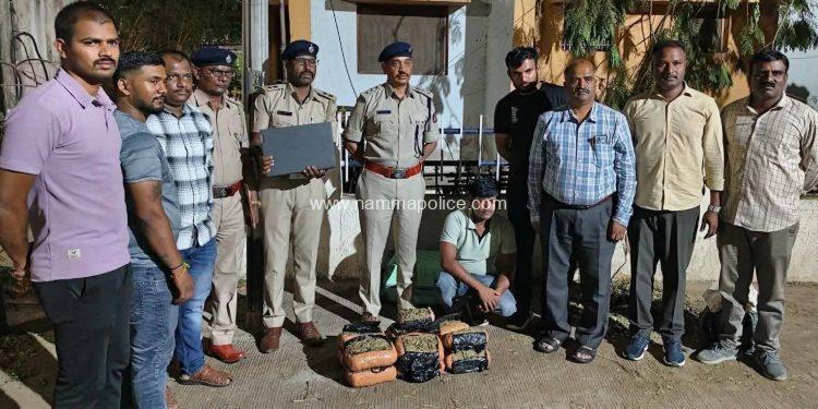 ಬೆಂಗಳೂರಿನಲ್ಲಿ ಅಬಕಾರಿ ಇಲಾಖೆ ಭರ್ಜರಿ ಕಾರ್ಯಾಚರಣೆ: 30 ಲಕ್ಷ ಮೌಲ್ಯದ ಗಾಂಜಾ ಜಪ್ತಿ, ಇಬ್ಬರ ಬಂಧನ