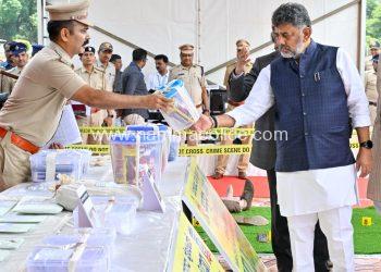 ಬೃಹತ್ ಡ್ರಗ್ ಜಾಲ ಪತ್ತೆ ಮಾಡಿದ ಪೊಲೀಸರ ತಂಡಕ್ಕೆ 10 ಲಕ್ಷ ನಗದು ಬಹುಮಾನ