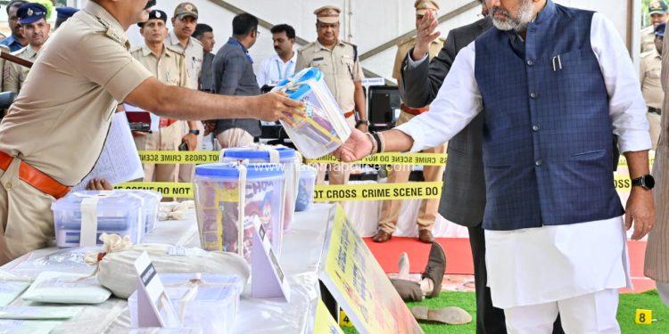 ಬೃಹತ್ ಡ್ರಗ್ ಜಾಲ ಪತ್ತೆ ಮಾಡಿದ ಪೊಲೀಸರ ತಂಡಕ್ಕೆ 10 ಲಕ್ಷ ನಗದು ಬಹುಮಾನ